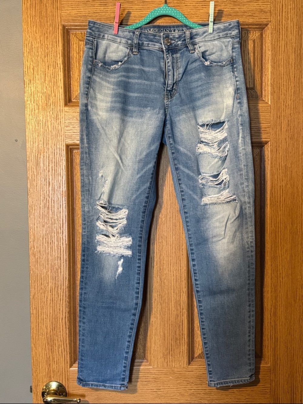 American Eagle Outfitters Light Blue Distressed Skinny Jeans
